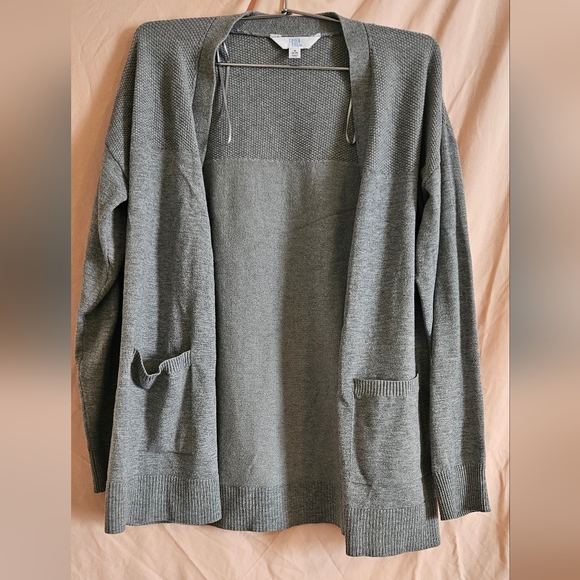 ❤️‍🔥3 for $20: BUNDLED: 2 cardigans, one hooded, both with pockets. - Picture 5 of 7